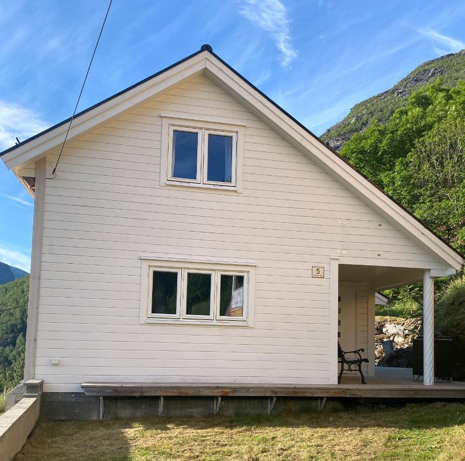 Indreli Feriehus ฟลอม ภายนอก รูปภาพ